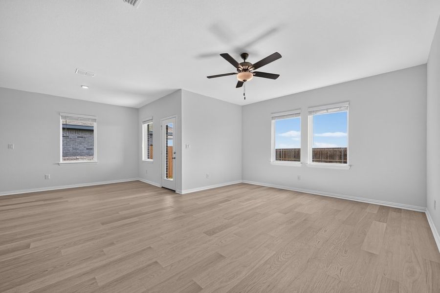 Spacious, unfurnished interior of a new home in Parks at Foster Crossing, Anna (Image 12). Spacious, unfurnished interior of a new home in Parks at Foster Crossing, Anna (Image 12).