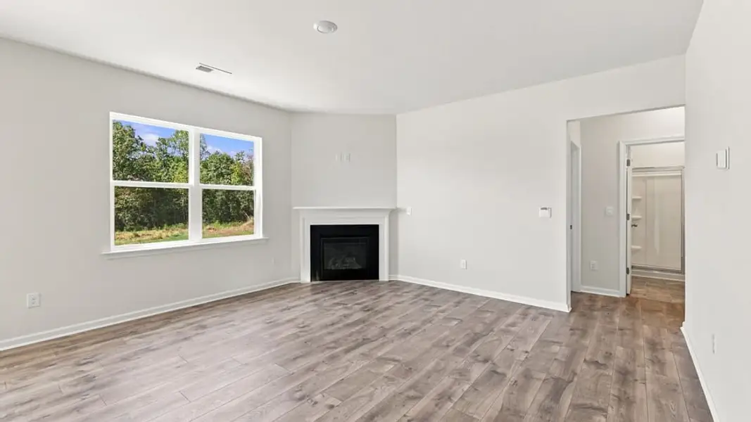 Spacious, unfurnished interior of a new home in Woodglen, Piedmont (Image 23). Spacious, unfurnished interior of a new home in Woodglen, Piedmont (Image 23).