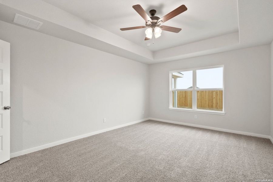 Spacious, unfurnished interior of a new home in Swenson Heights, Seguin (Image 15).