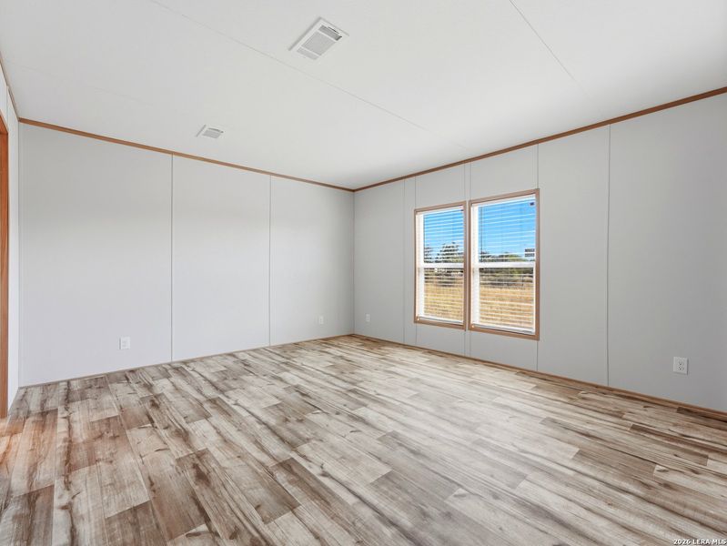 Spacious, unfurnished interior of a new home in , Poteet (Image 13).