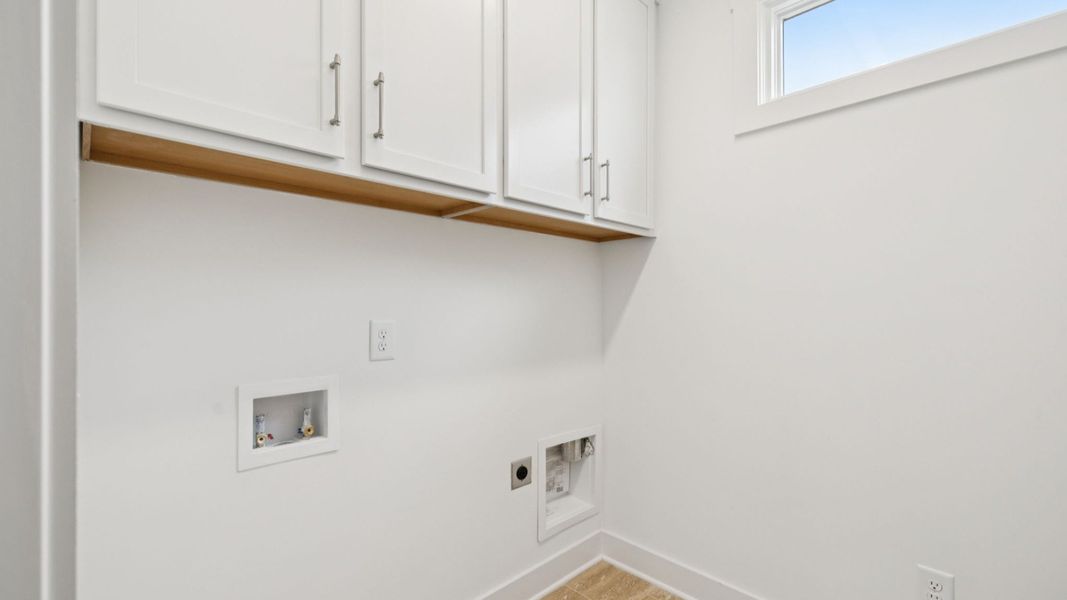 Spacious, unfurnished interior of a new home in The Courtyards at Stewarts Creek, Smyrna (Image 31).