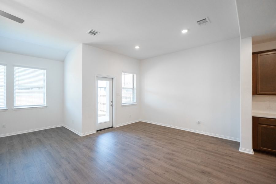Spacious, unfurnished interior of a new home in Stark Farms, Denton (Image 27). Spacious, unfurnished interior of a new home in Stark Farms, Denton (Image 27).