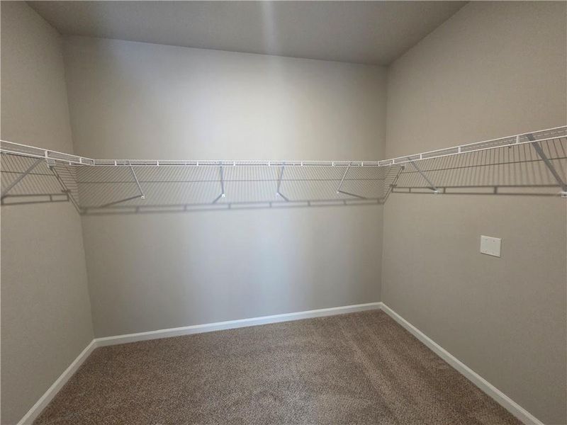 Spacious, unfurnished interior of a new home in , Bethlehem (Image 21).