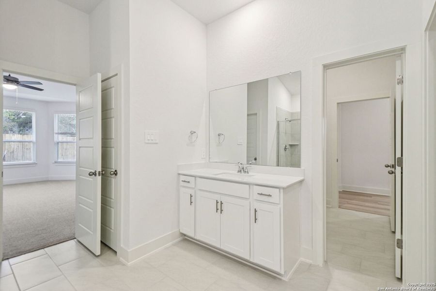 Furnished interior view inside a new home in Sagebrooke - Classic Series, San Antonio (Image 9).