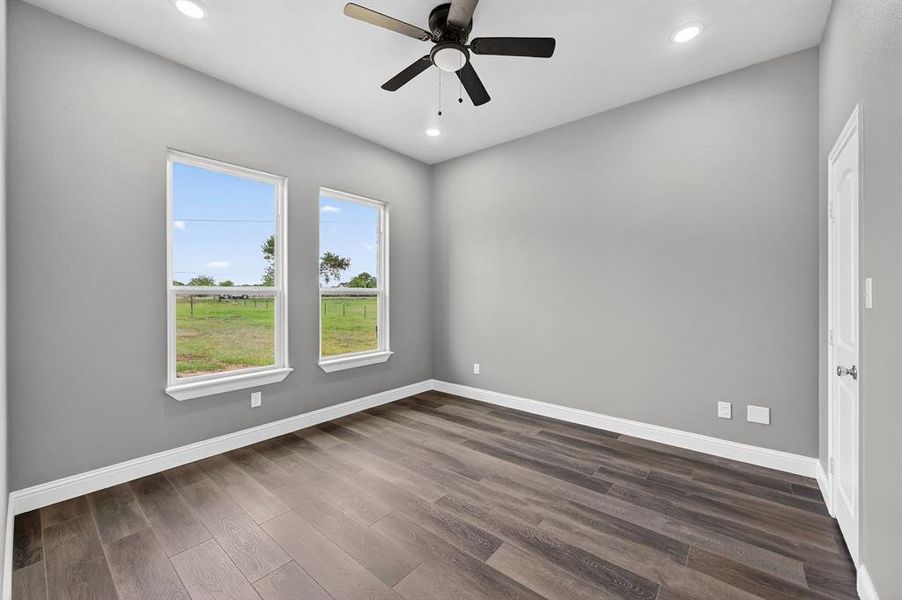 Spacious, unfurnished interior of a new home in , Grandview (Image 14).