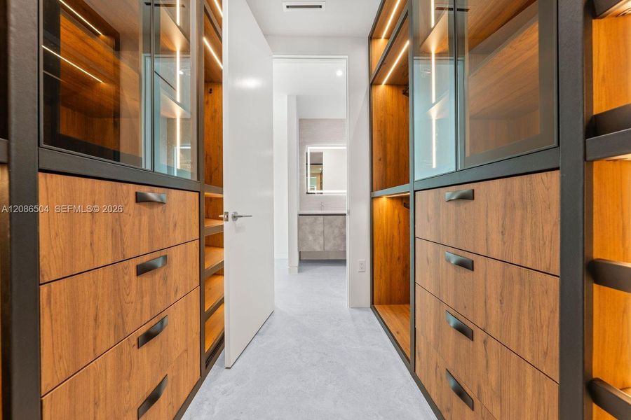 Image 33 of a home in .