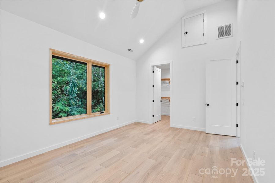 Spacious, unfurnished interior of a new home in , Asheville (Image 17).