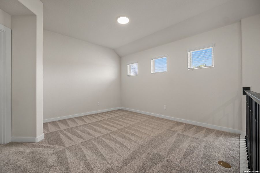 Spacious, unfurnished interior of a new home in Trilogy Grove, San Antonio (Image 14).
