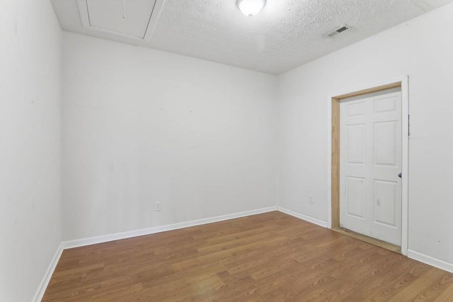 Spacious, unfurnished interior of a new home in , Senoia (Image 92).