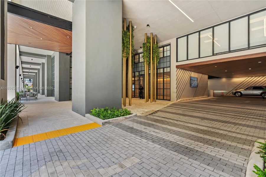 Community amenities in , Miami (Image 38).