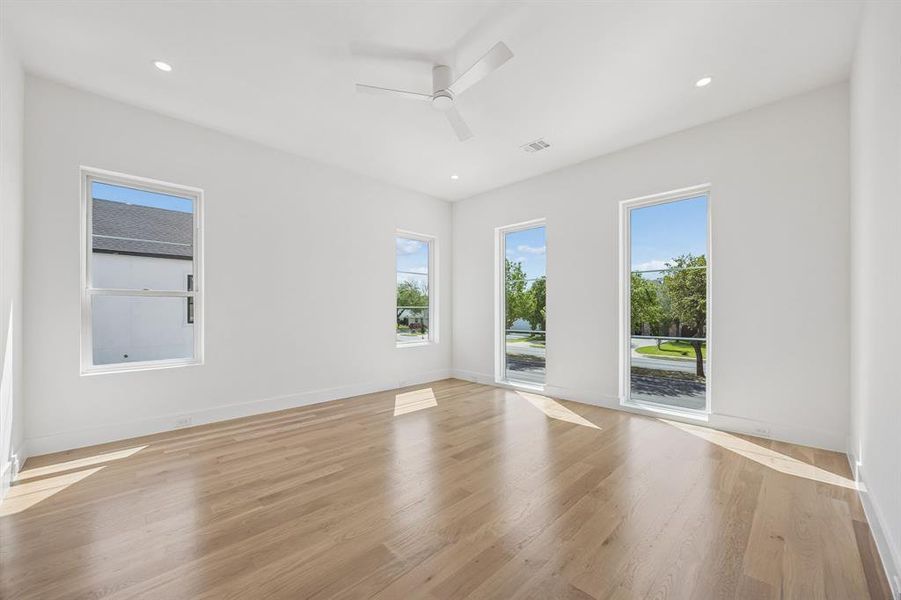 Spacious, unfurnished interior of a new home in , Dallas (Image 21).