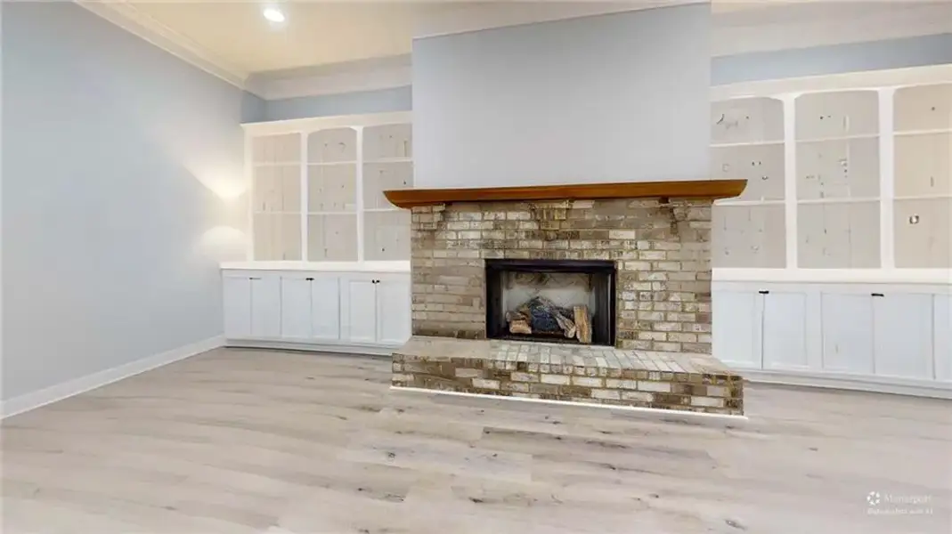 Spacious, unfurnished interior of a new home in , Rome (Image 45).
