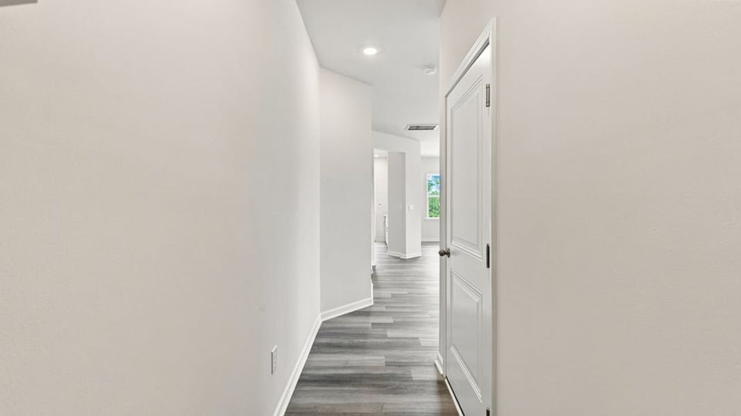 Spacious, unfurnished interior of a new home in Baxter Village, Boiling Springs (Image 11).