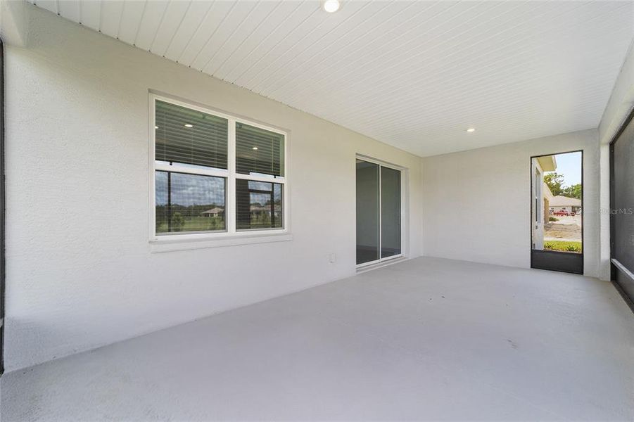 Exterior details and patio area of a home in , Ocala (Image 25). Exterior details and patio area of a home in , Ocala (Image 25).