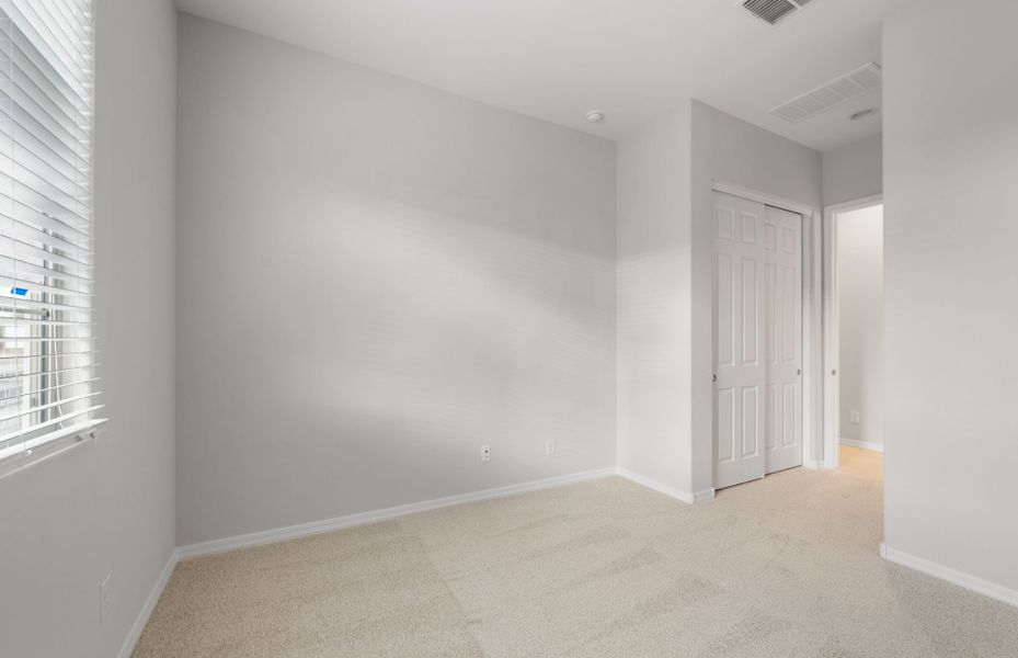 Spacious, unfurnished interior of a new home in Sun City Festival, Buckeye (Image 16).