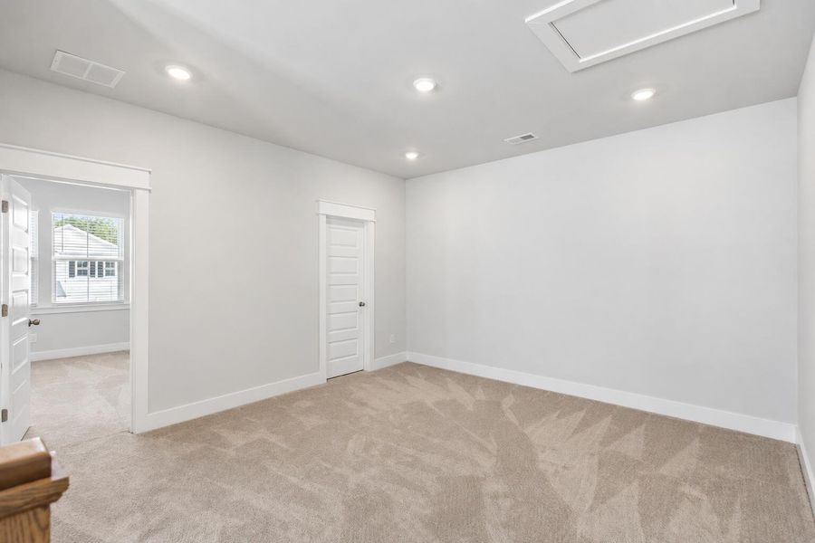 Spacious, unfurnished interior of a new home in Carnes Crossroads, Summerville (Image 37). Spacious, unfurnished interior of a new home in Carnes Crossroads, Summerville (Image 37).