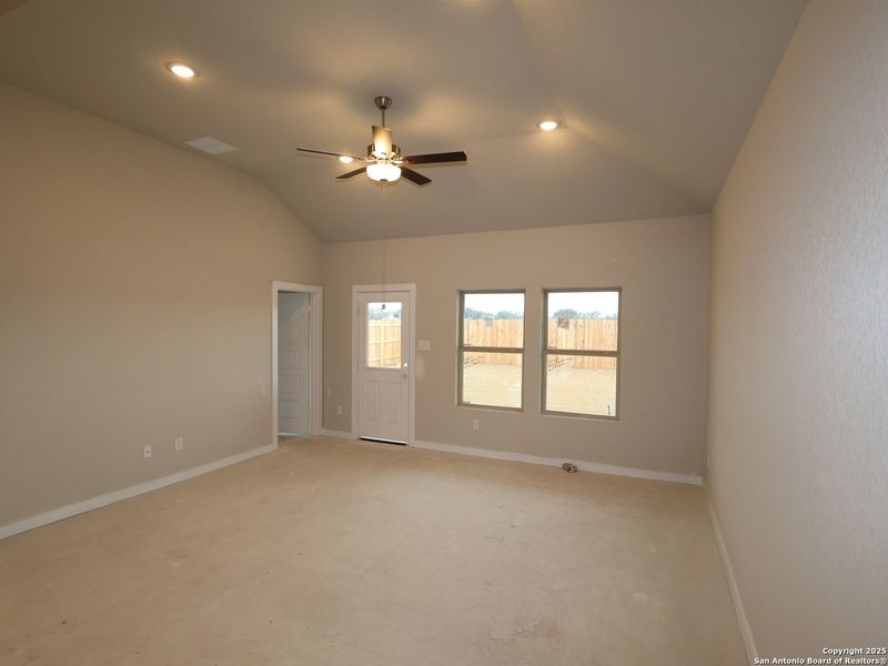 Spacious, unfurnished interior of a new home in Winding Brook, San Antonio (Image 30). Spacious, unfurnished interior of a new home in Winding Brook, San Antonio (Image 30).