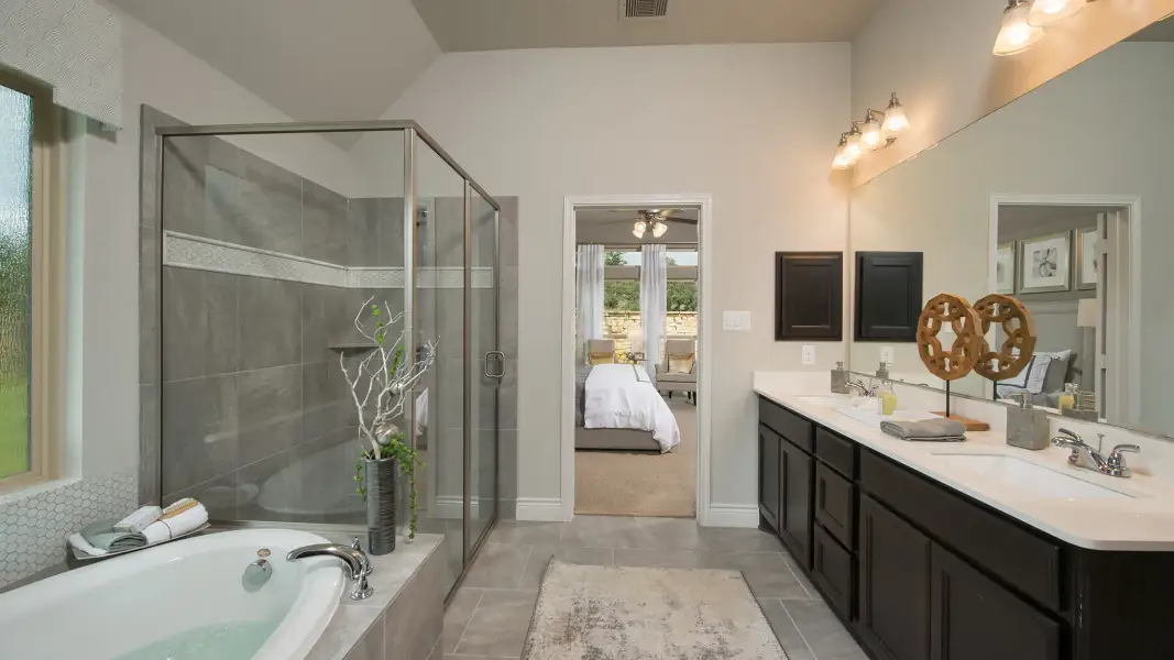 Representative furnished interior of a home built from the 2935W by Perry Homes in Briarley, Montgomery (Image 29).