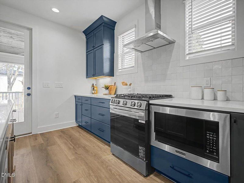 25-Kitchen 25-Kitchen