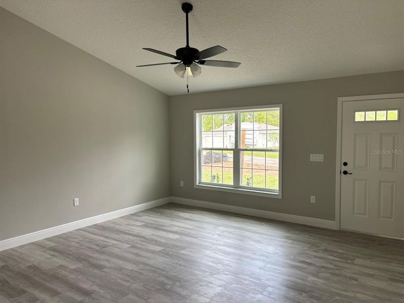 Spacious, unfurnished interior of a new home in , Dunnellon (Image 12).