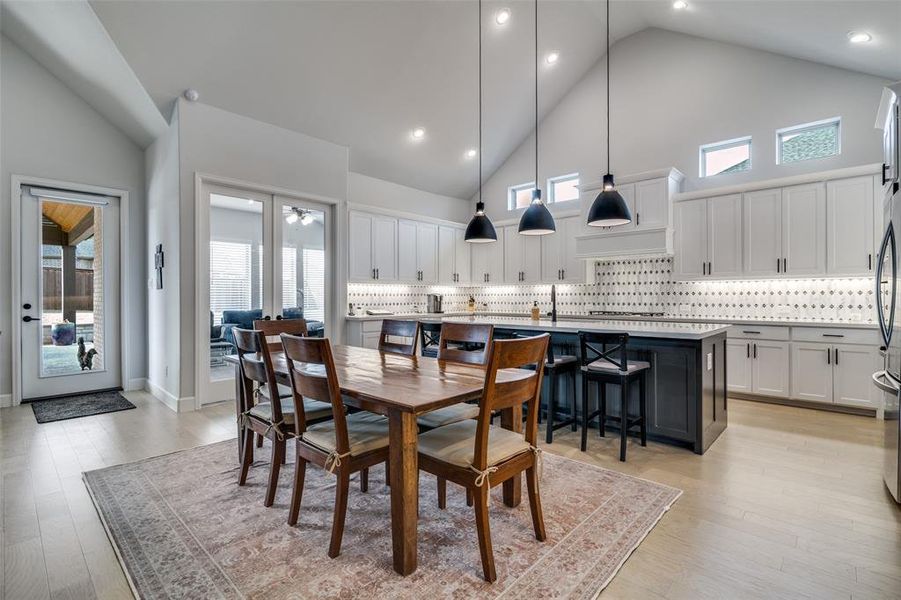Furnished interior view inside a new home in Sonoma Verde 80'/120', Rockwall (Image 16). Furnished interior view inside a new home in Sonoma Verde 80'/120', Rockwall (Image 16).
