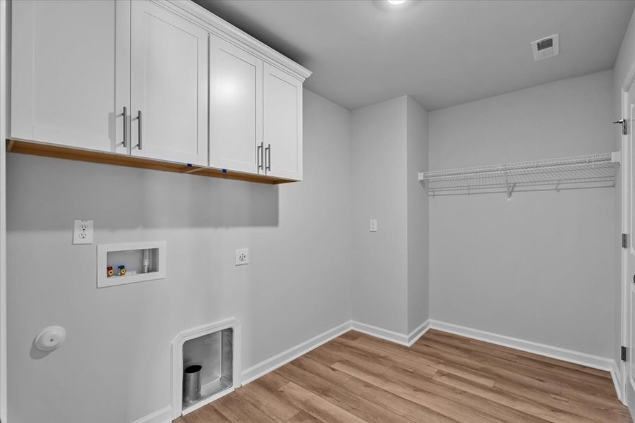 Spacious, unfurnished interior of a new home in Rogers Spring, Graham (Image 34).