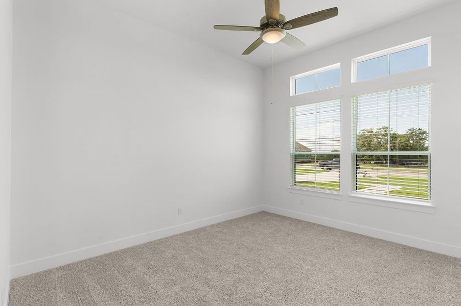 Spacious, unfurnished interior of a new home in Feathergrass, Florence (Image 73).