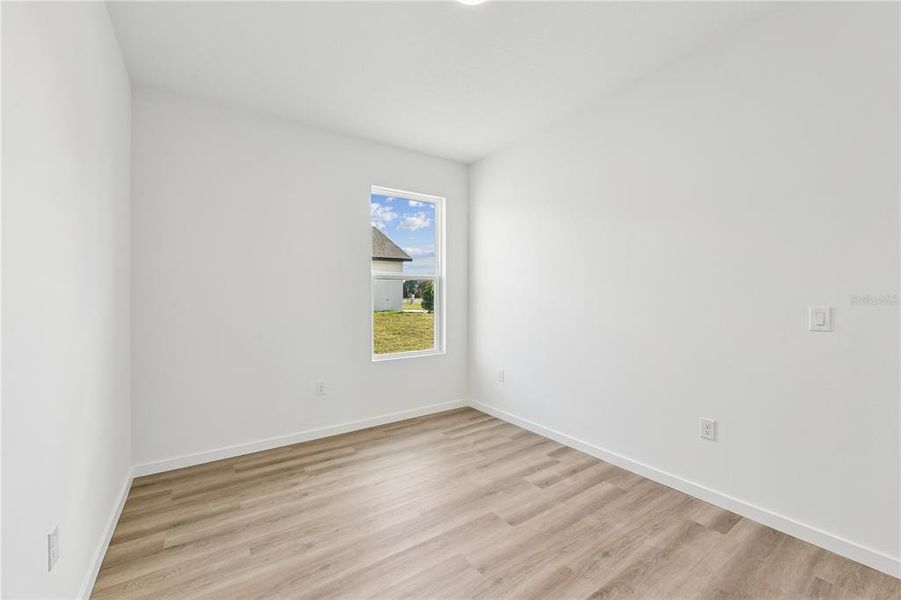 Spacious, unfurnished interior of a new home in , Dunnellon (Image 5).