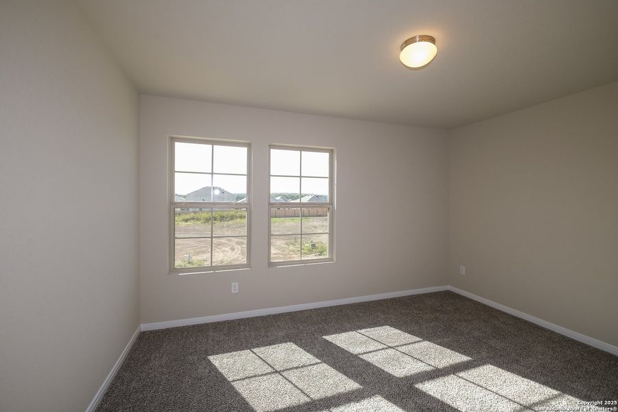 Spacious, unfurnished interior of a new home in Winding Brook, San Antonio (Image 12).