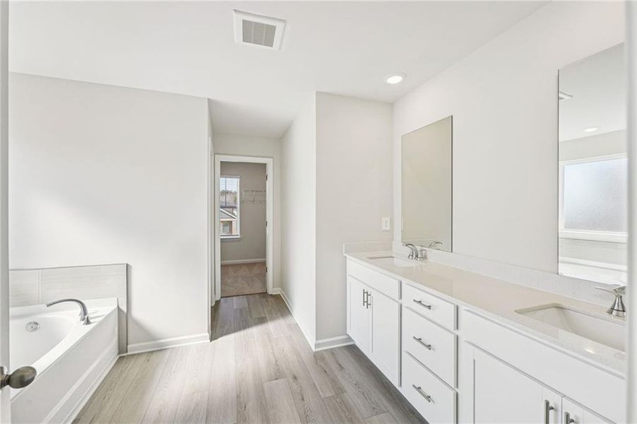 Furnished interior view inside a new home in Creekside at Oxford Park, Fairburn (Image 16).