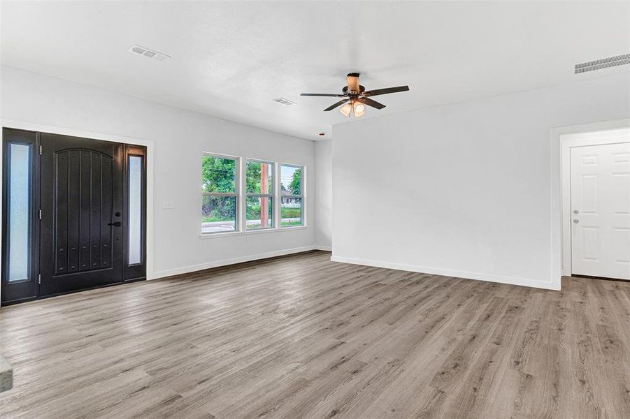 Spacious, unfurnished interior of a new home in , Forney (Image 23).