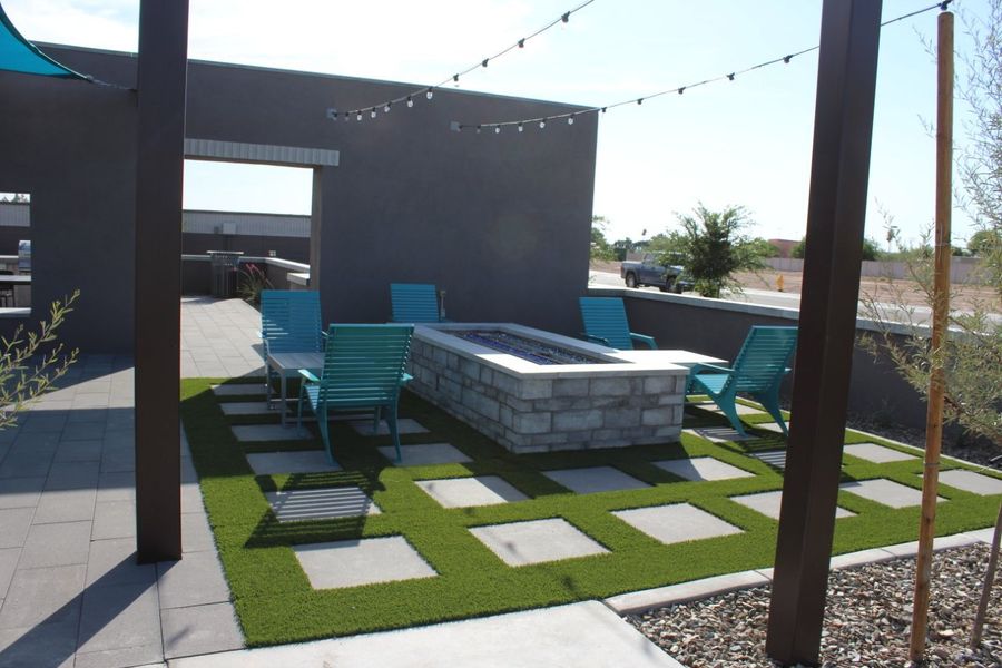 Community amenities in Icon at Thunderbird, Glendale (Image 27).