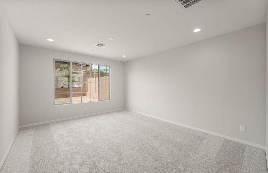 Spacious, unfurnished interior of a new home in Foothills at Northpointe, Peoria (Image 16).