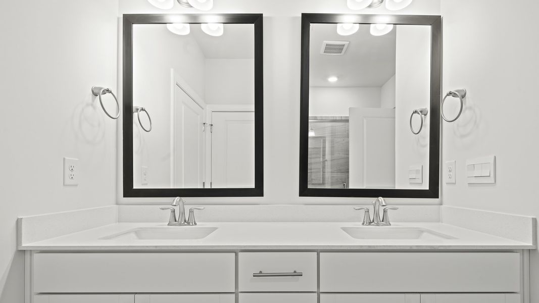 Image 21 of a home in Lybrook Village.