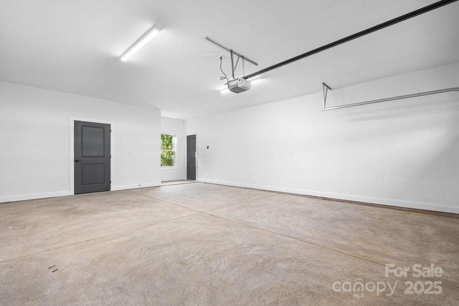 Spacious, unfurnished interior of a new home in , Hickory (Image 18).