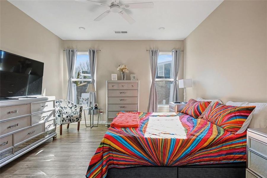Furnished interior view inside a new home in Laurel Farms, Dallas (Image 25).