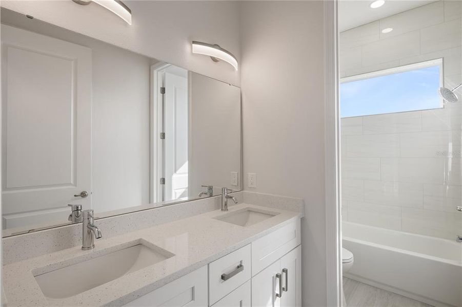 Furnished interior view inside a new home in , Lake Alfred (Image 6).