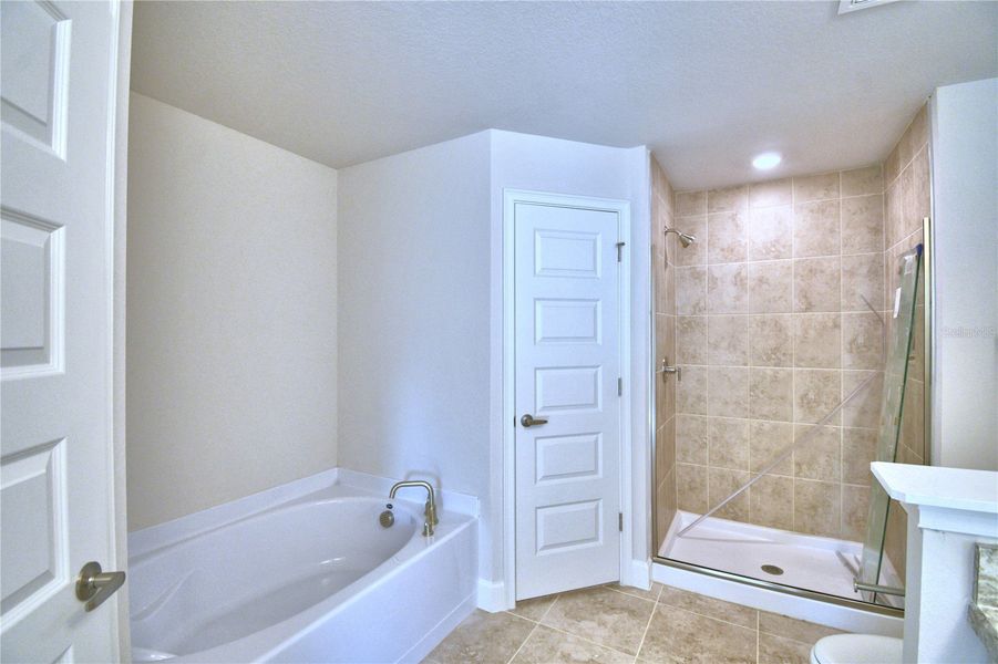 Furnished interior view inside a new home in Cadence Crossing, Auburndale (Image 11).