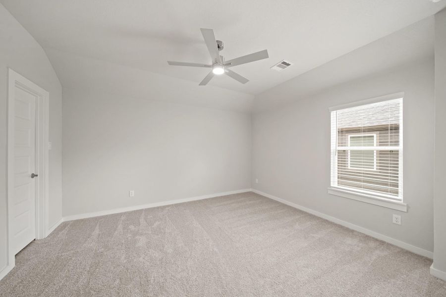 Spacious, unfurnished interior of a new home in Barton Creek Ranch, Conroe (Image 17). Spacious, unfurnished interior of a new home in Barton Creek Ranch, Conroe (Image 17).