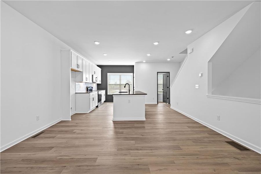 Spacious, unfurnished interior of a new home in Nickel Creek at Newnan Crossing, Newnan (Image 34). Spacious, unfurnished interior of a new home in Nickel Creek at Newnan Crossing, Newnan (Image 34).