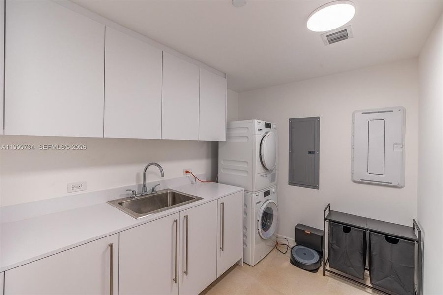 Furnished interior view inside a new home in , Bay Harbor Islands (Image 45).