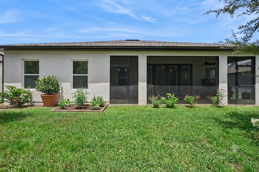 Exterior details and patio area of a home in , Deltona (Image 26).