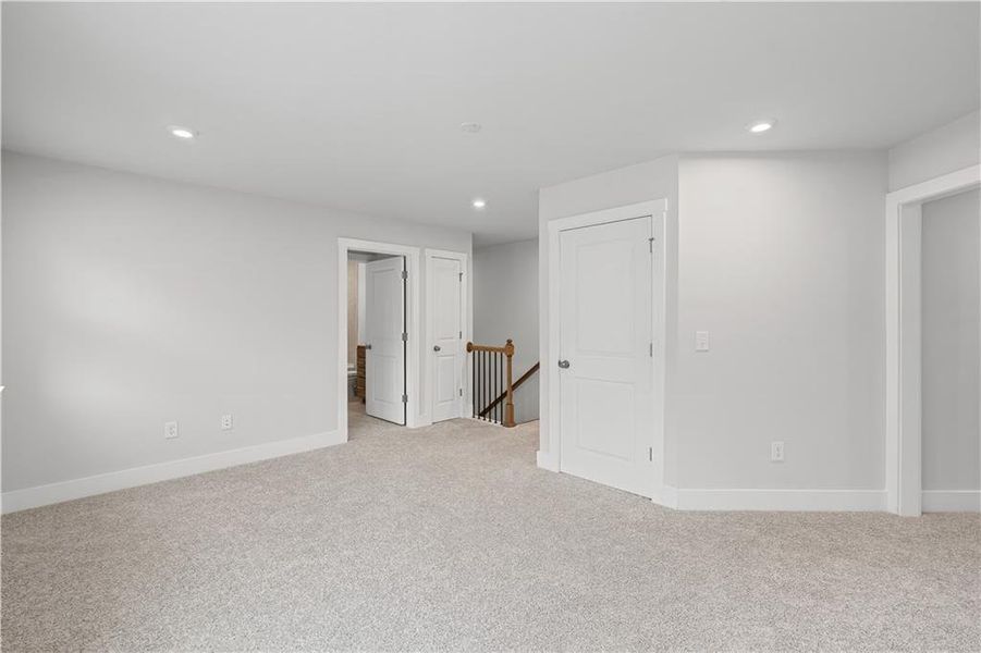 Spacious, unfurnished interior of a new home in Rose Creek, Cumming (Image 41).