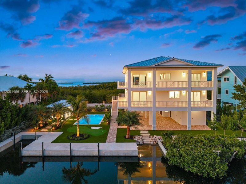 Image 100 of a home in .