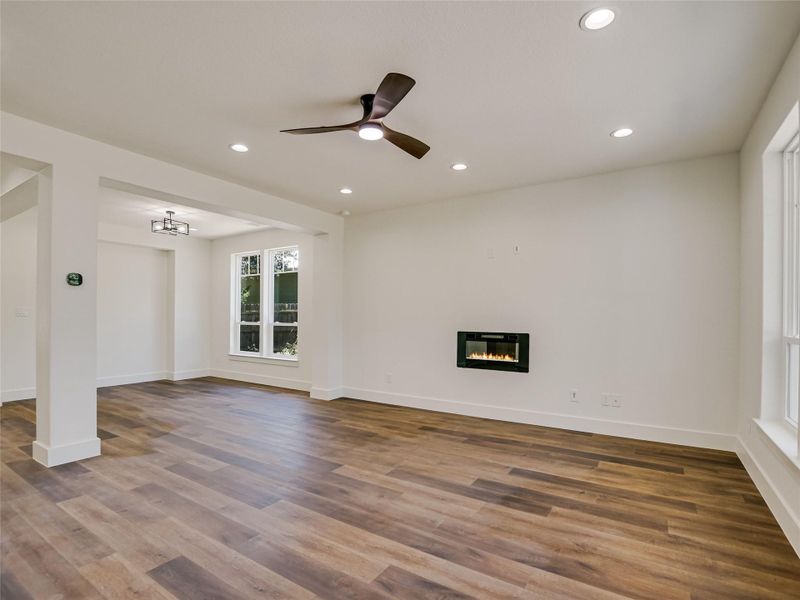 Spacious, unfurnished interior of a new home in , Wimberley (Image 23).