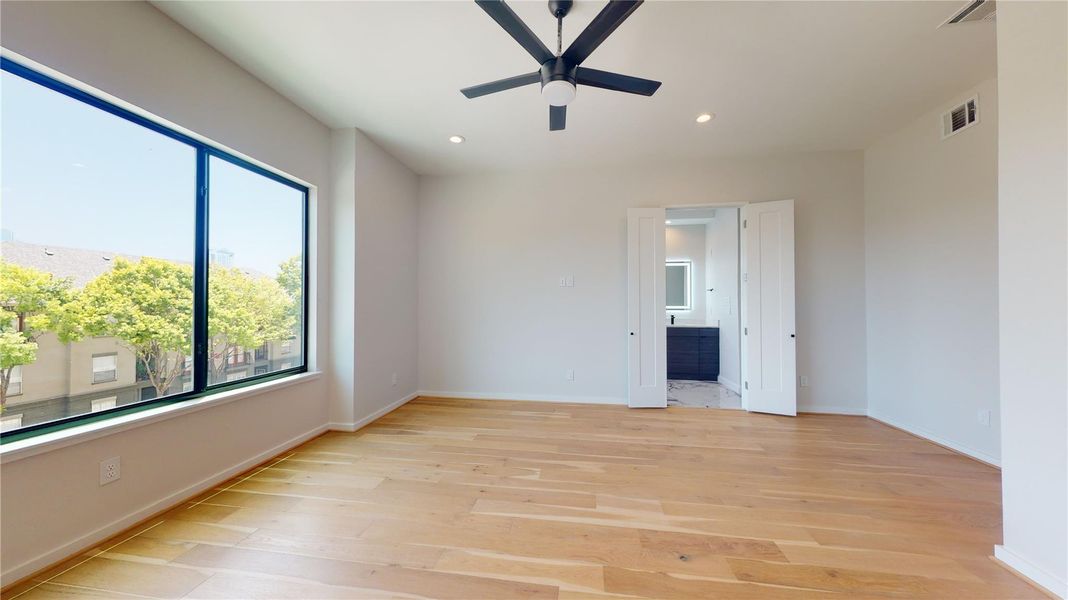 Image 14 of a home in . Image 14 of a home in .