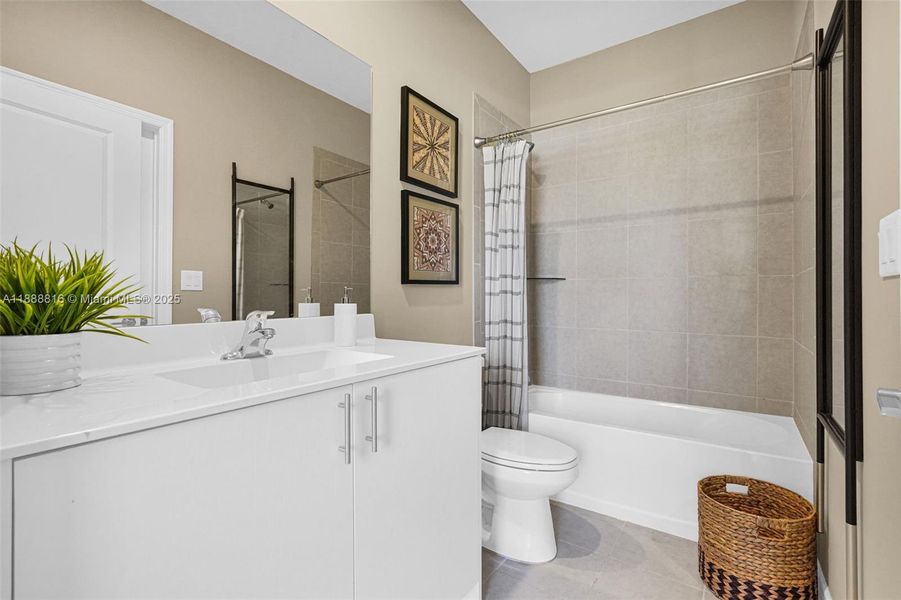 Furnished interior view inside a new home in , Homestead (Image 13).