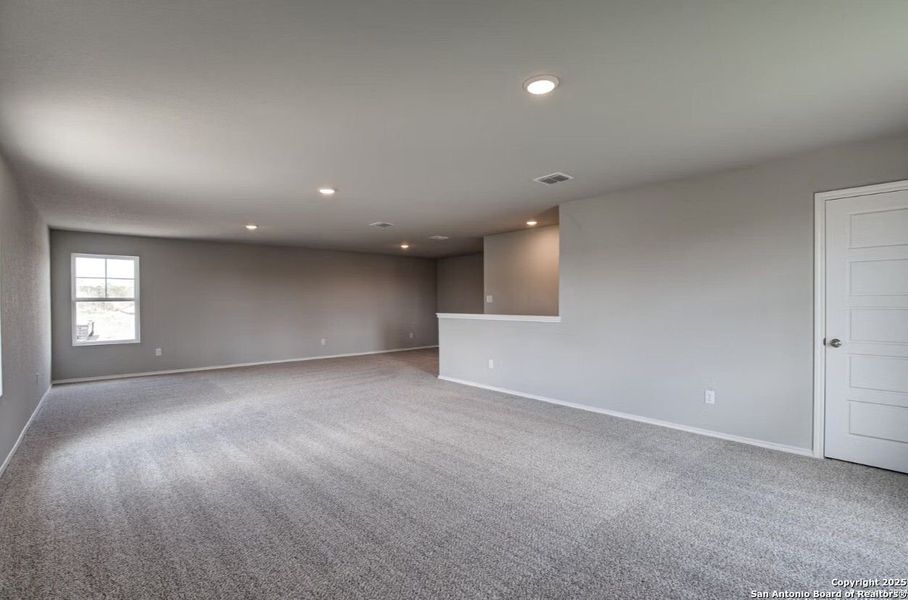 Spacious, unfurnished interior of a new home in Horizon Pointe, Converse (Image 51).