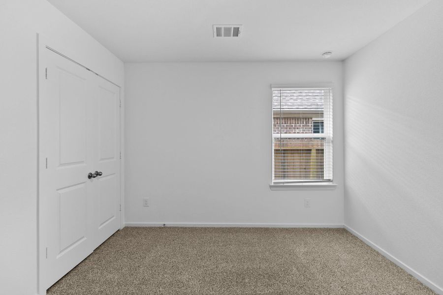 Spacious, unfurnished interior of a new home in Venetian Pines, Conroe (Image 16).