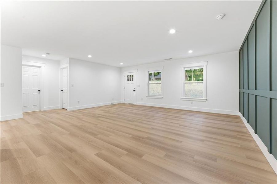 Spacious, unfurnished interior of a new home in , Cartersville (Image 16).